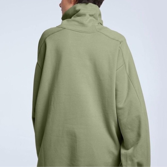 Lit active cowl neck sweatshirt size large  with flaw - Picture 3 of 13